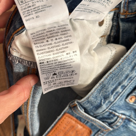 Levi’s Wedgie Button Fly Distressed Jeans in Blue Sz 26 - Picture 10 of 11